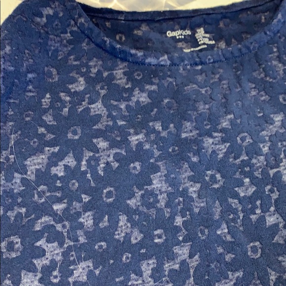 Duo of Gap tees - Picture 2 of 4